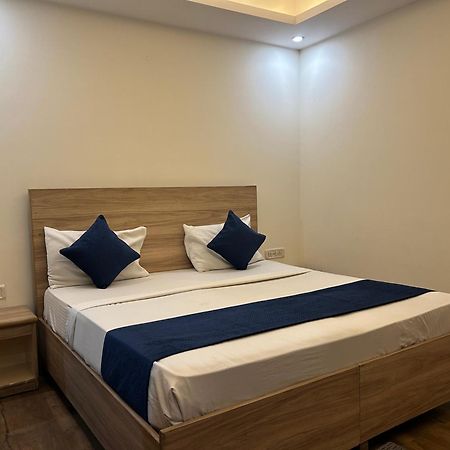 Hotel Aerocity Golden Close To New Delhi Airport Exteriör bild